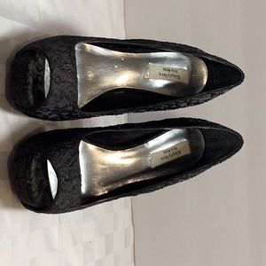 Simply Vera size 7.5, black fabric, 4.5” heels